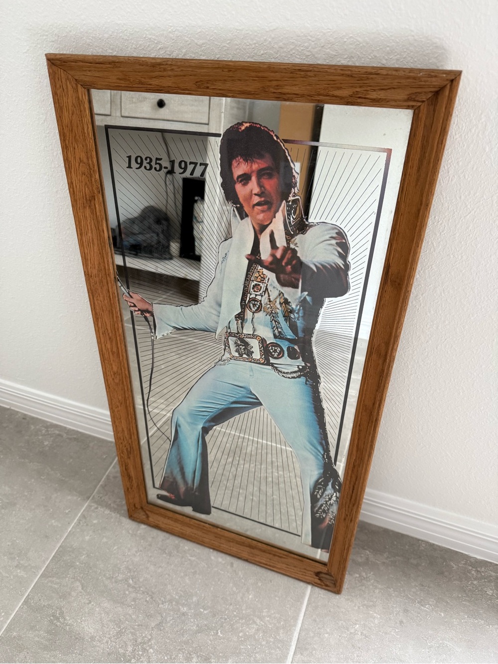 Elvis Presley Vintage Framed Bar Pub Wall Mirror, Vegas Suit 16x30 Collectible